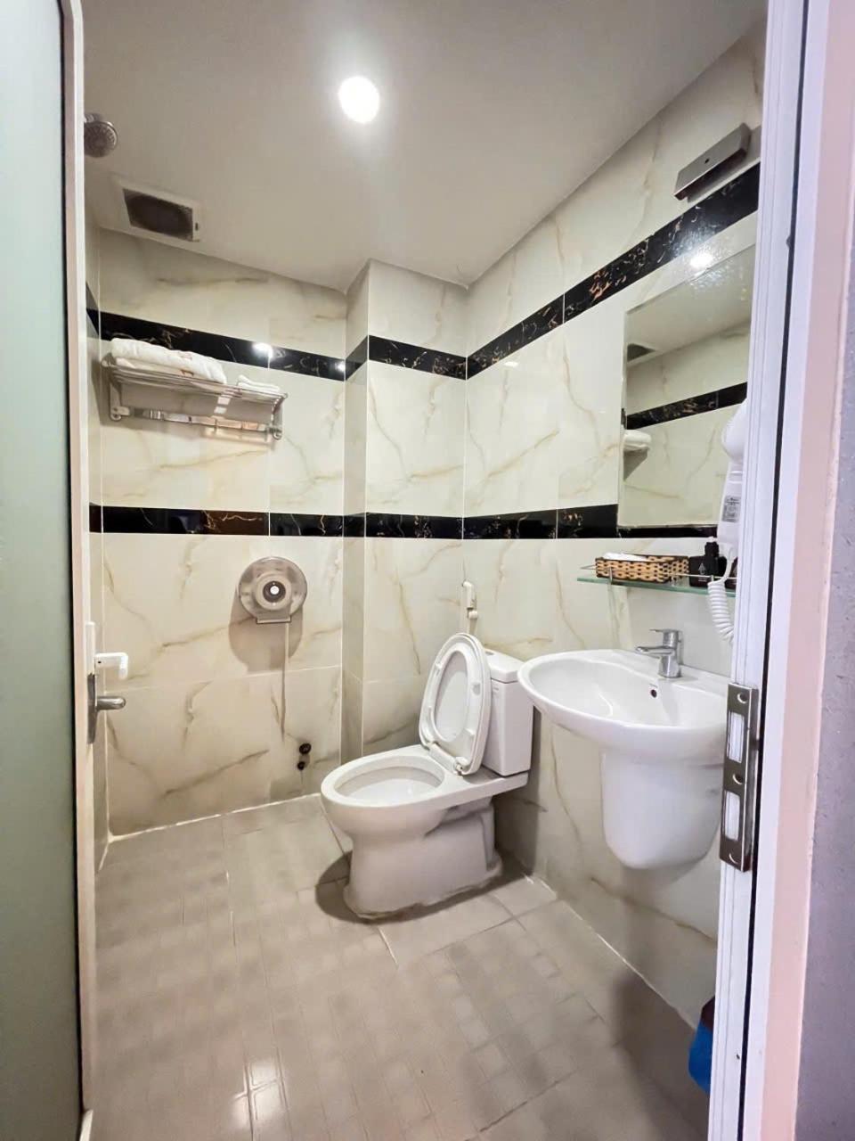 10H Hotel TP. Hồ Chí Minh Ngoại thất bức ảnh